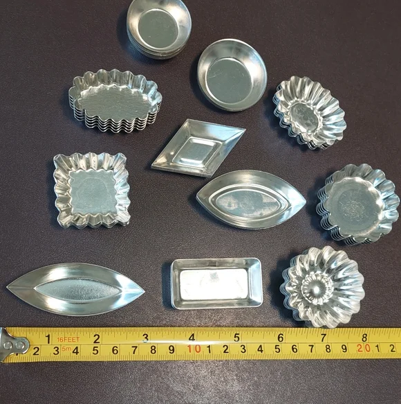 Vintage Set Of 57 Metal Baking Molds For Pastry, Candy, Tartlet - Picture 6 of 6